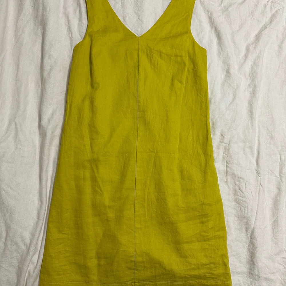 Sleeveless shift dress